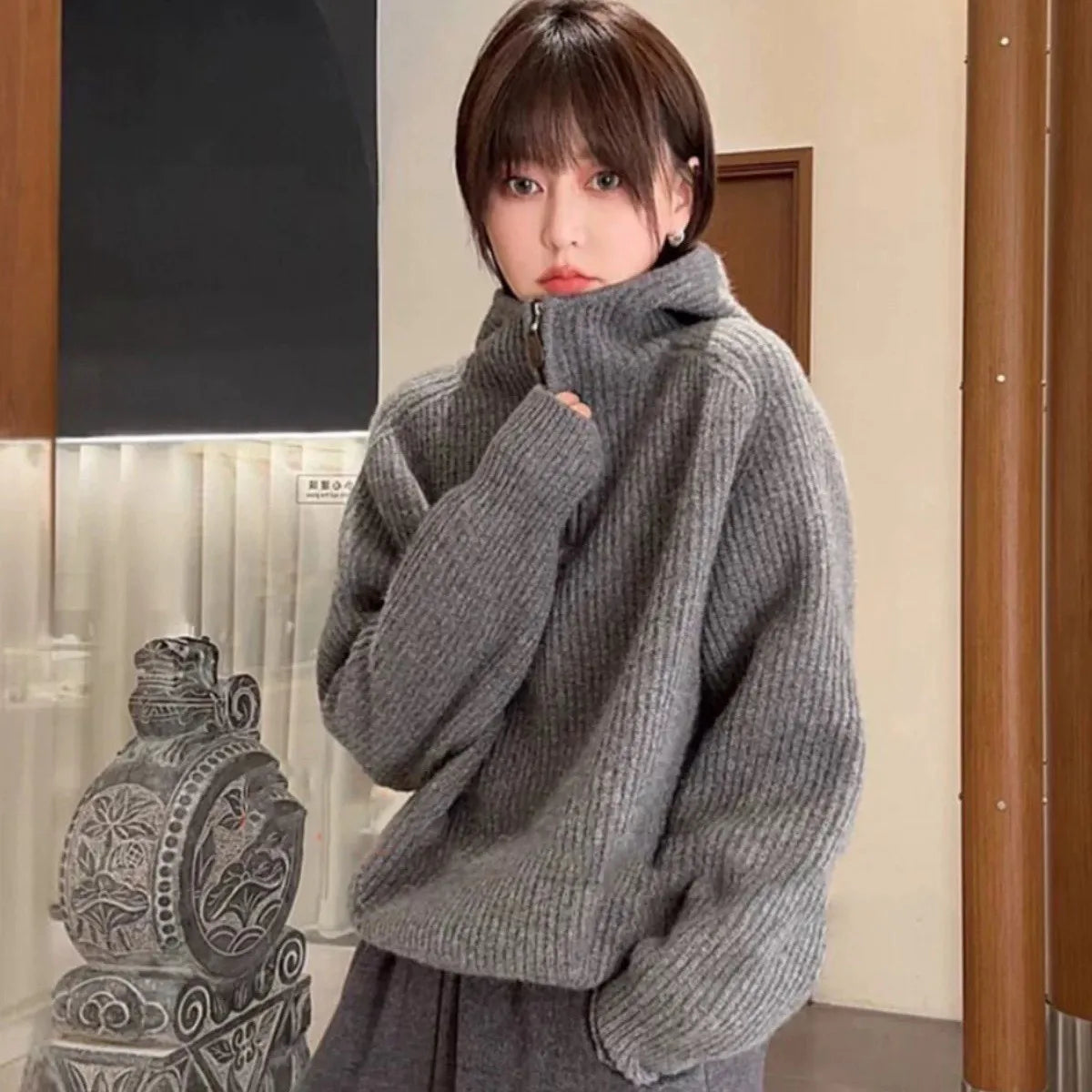 Gray Zipper Knitted Sweater Women's Style Lazy Fashion Anti-Aging Design Top Winter High-End Feeling Self-Confident Elegant