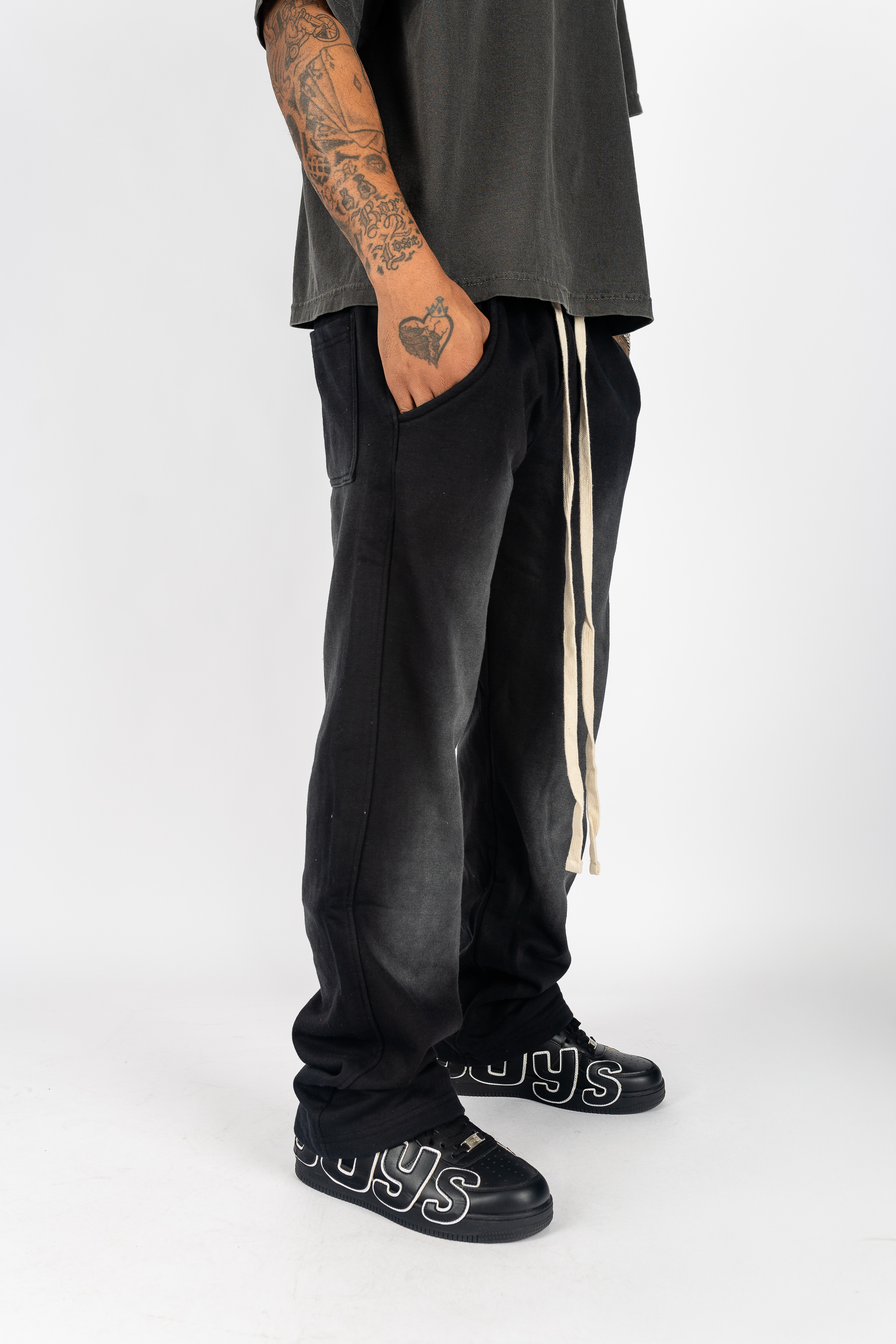 Sun-Dried Bleached Sweatpants Secondary image