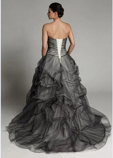 customized Black and White Wedding Dresses Gothic Vintage Ruffles Bridal Gowns Pleats Retro Vestidos de Novia gelinlik marria