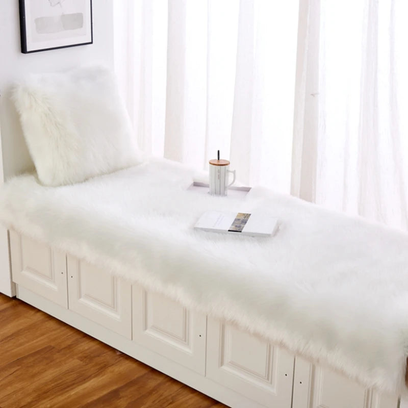 Luxury Imitation Fur Cushion Plush Sofa Carpet Faux Fur Sheepskin Rug Balcony Bay Window Mat Kid's Bedroom Fluffy Blanket White