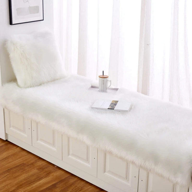 Luxury Imitation Fur Cushion Plush Sofa Carpet Faux Fur Sheepskin Rug Balcony Bay Window Mat Kid's Bedroom Fluffy Blanket White