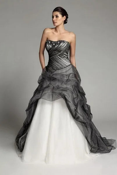 customized Black and White Wedding Dresses Gothic Vintage Ruffles Bridal Gowns Pleats Retro Vestidos de Novia gelinlik marria