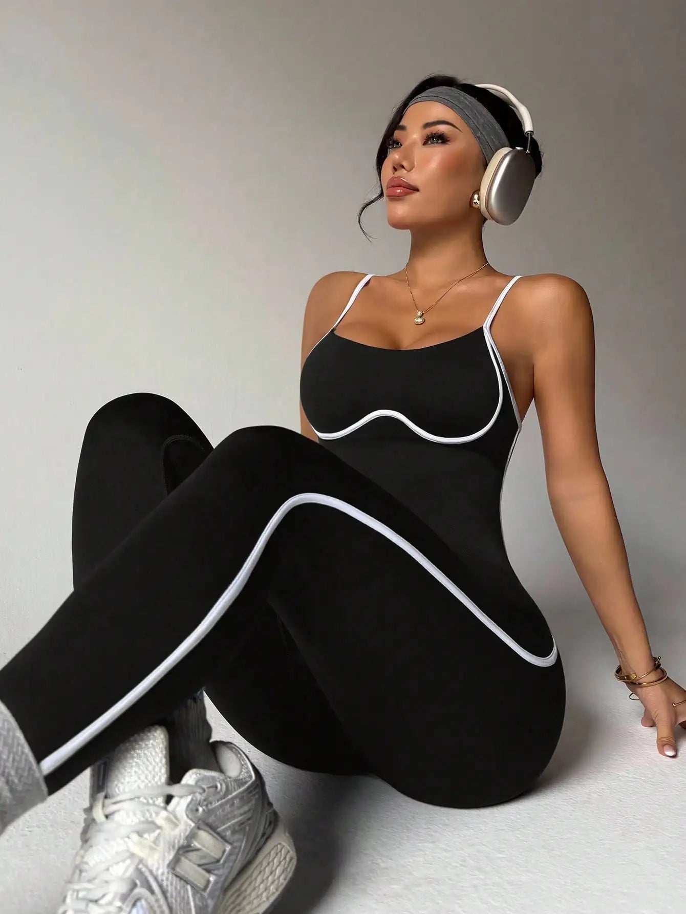 Color blocking camisole jumpsuit, shock-absorbing yoga suit, hollowed out waist, sexy jumpsuit, quick drying sports jumpsuit, ti