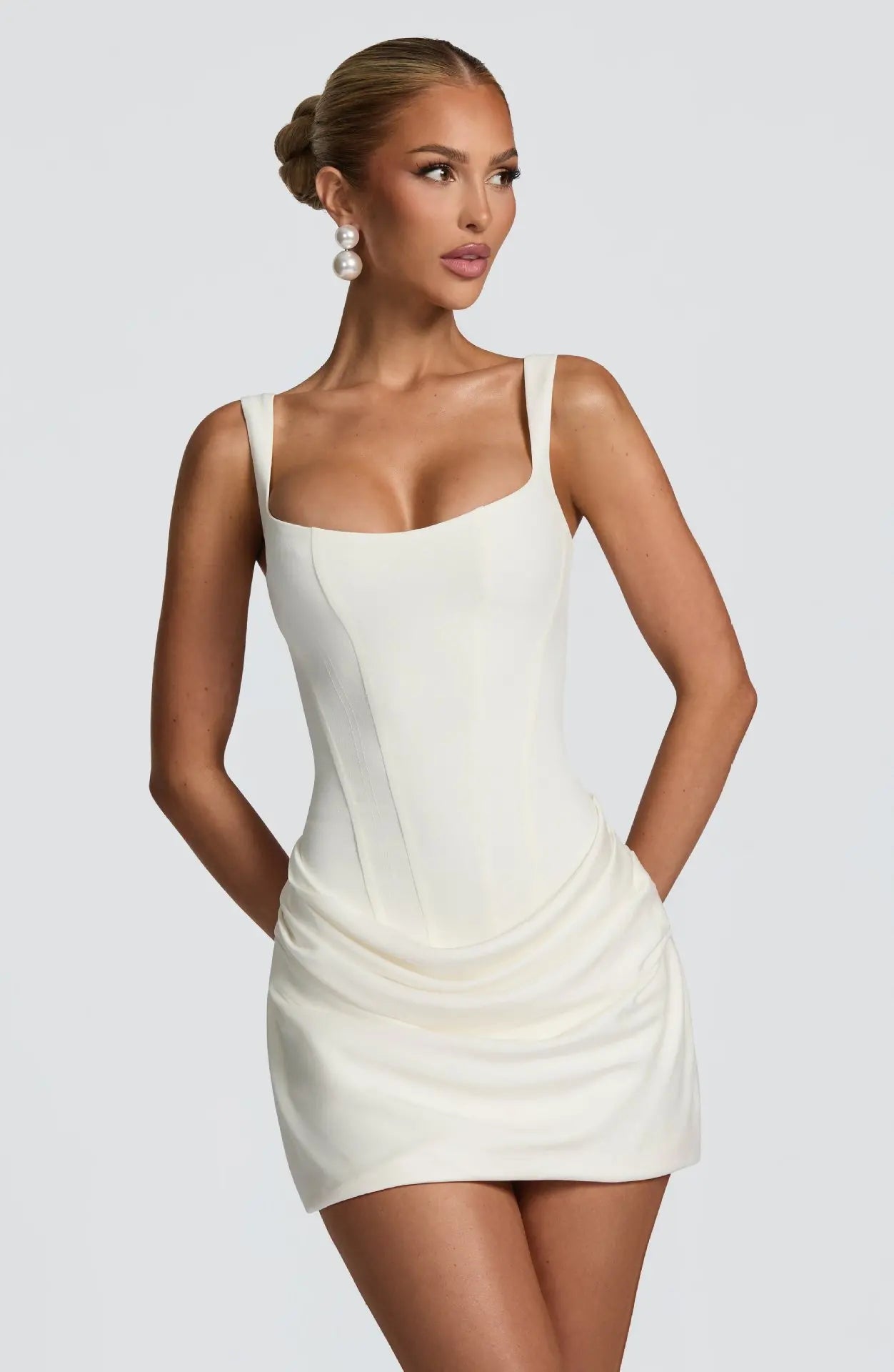 Sexy Backless Ruched Mini Dress Women Elegant Tapered Straps Square Collar Sleeveless High Waist Dresses 2025 Lady Party Gown