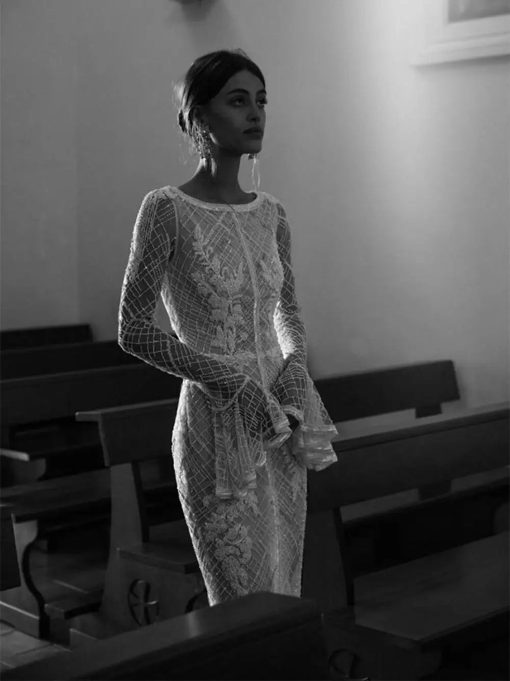 Shimmering Pearls Straight Wedding Dress Elegant Sexy Buttons Back Big Day Women Wear Customized Luxurious Church Bridal Gown Secondary image