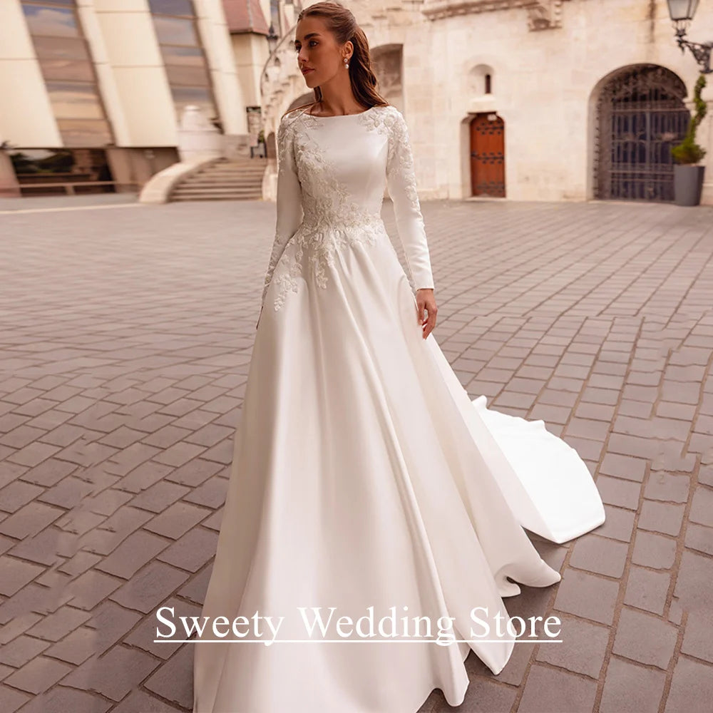 Modest Wedding Dress for Woman Bride Customized Round Neck Long Sleeves Beading Applique A Line Sweep Train Bridal Gown Main image