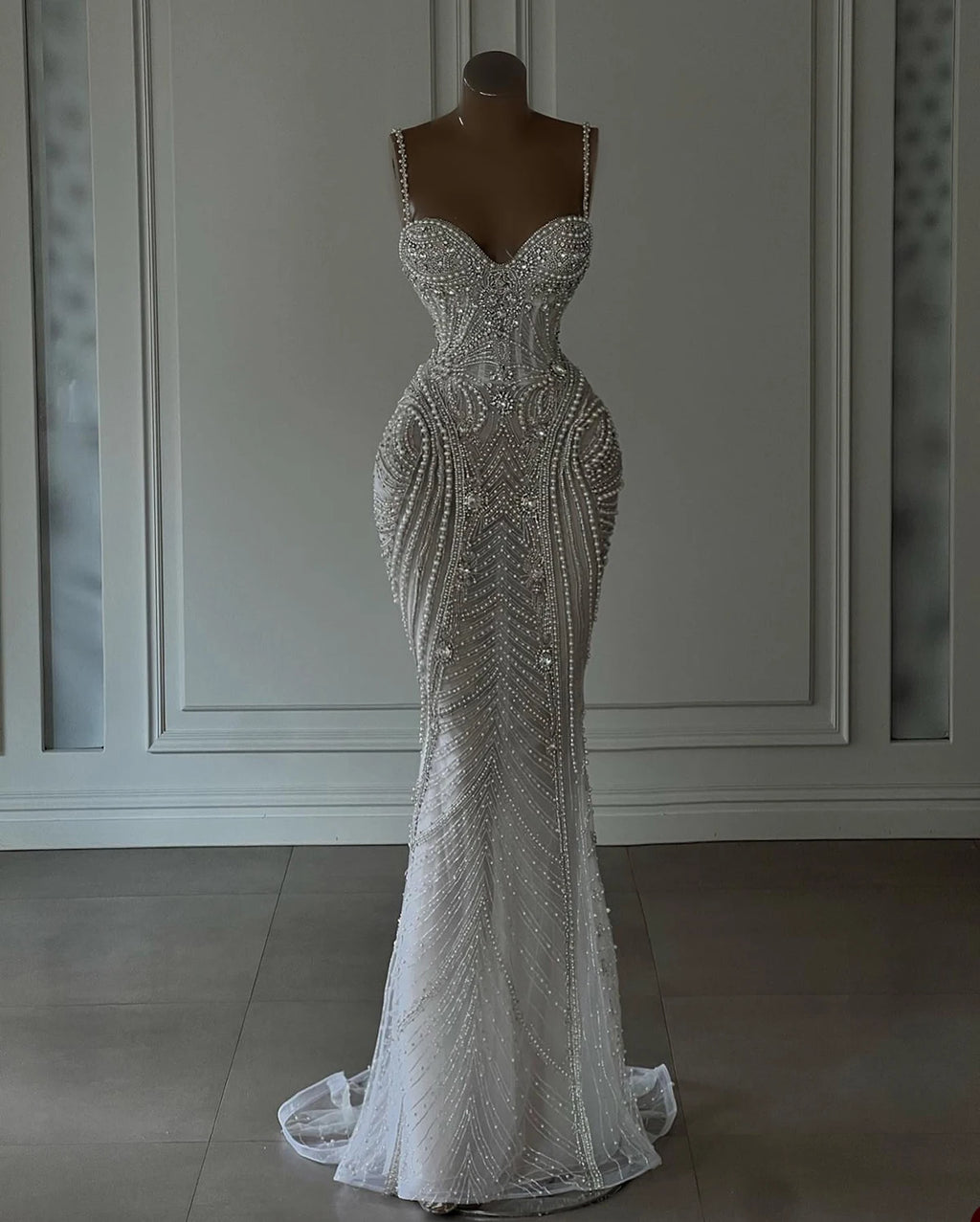 Gorgeous Mermaid Spaghetti Strap Prom Dress More Pearls Crystal Beading Evening Dress V-Neck Customized Party Gown