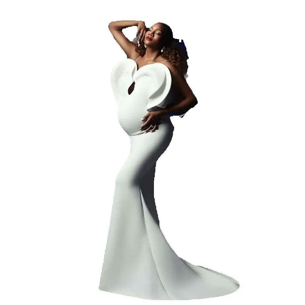 Elegant White Maternity Gown with Heart Shaped Bodice Prenatal Photo Shoot Dress Mermaid Style Formal Pregnancy Dress for Woman