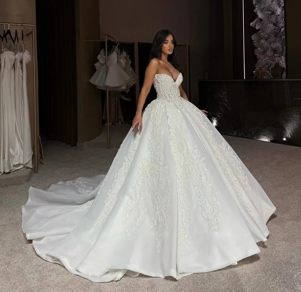 Customized Luxury Wedding dress, Sweetheart collar, Sleeveless puffy skirt, Retro ladies' Wedding dress. amanda novias 2026