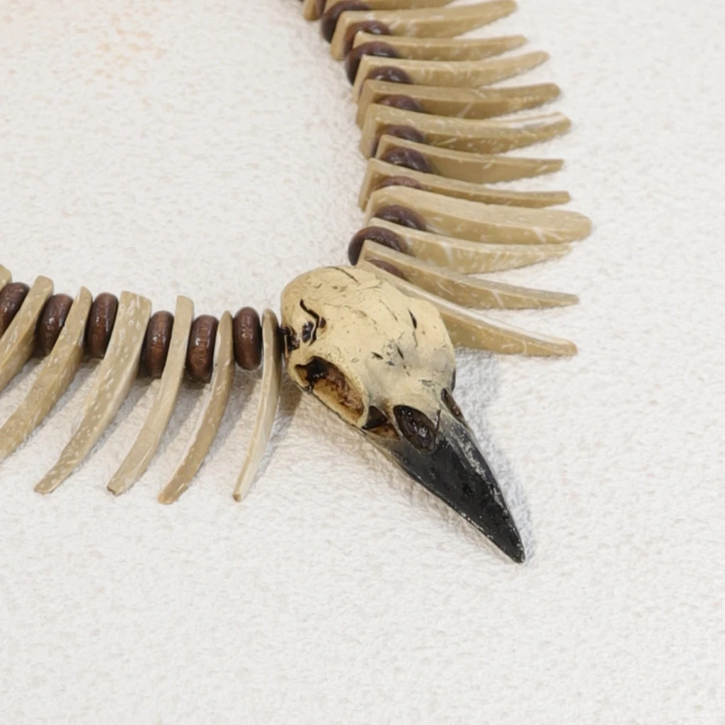 1 piece of vintage Viking crow skull coconut shell necklace - resin animal shaped irregular long teeth, Gothic style jewelry,