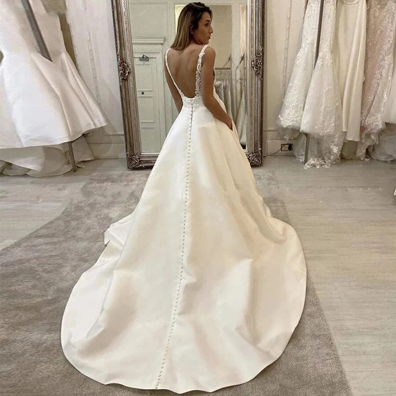 Customized V-Neck Wedding Dresses Vestido De Noiva Sexy Backless Applique Court Train Button Back Formal Princess Bride Dress Secondary image
