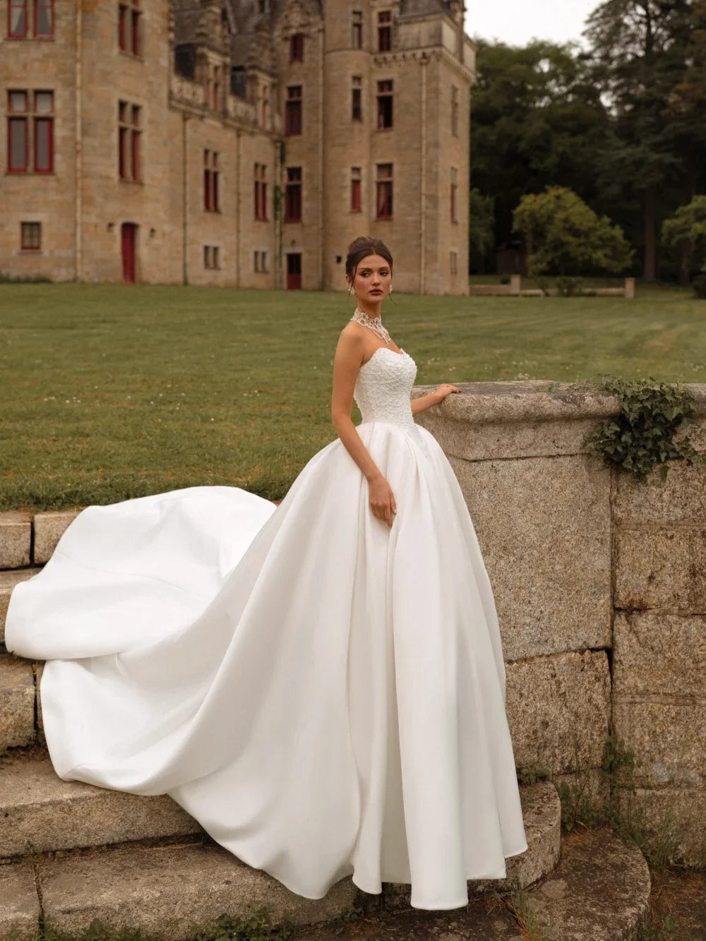 Elegant Pearls Strapless Wedding Dress Delicate Princess Women Buttons Back Bride Dresses Court Train Ball Gown Customized Robe Secondary image