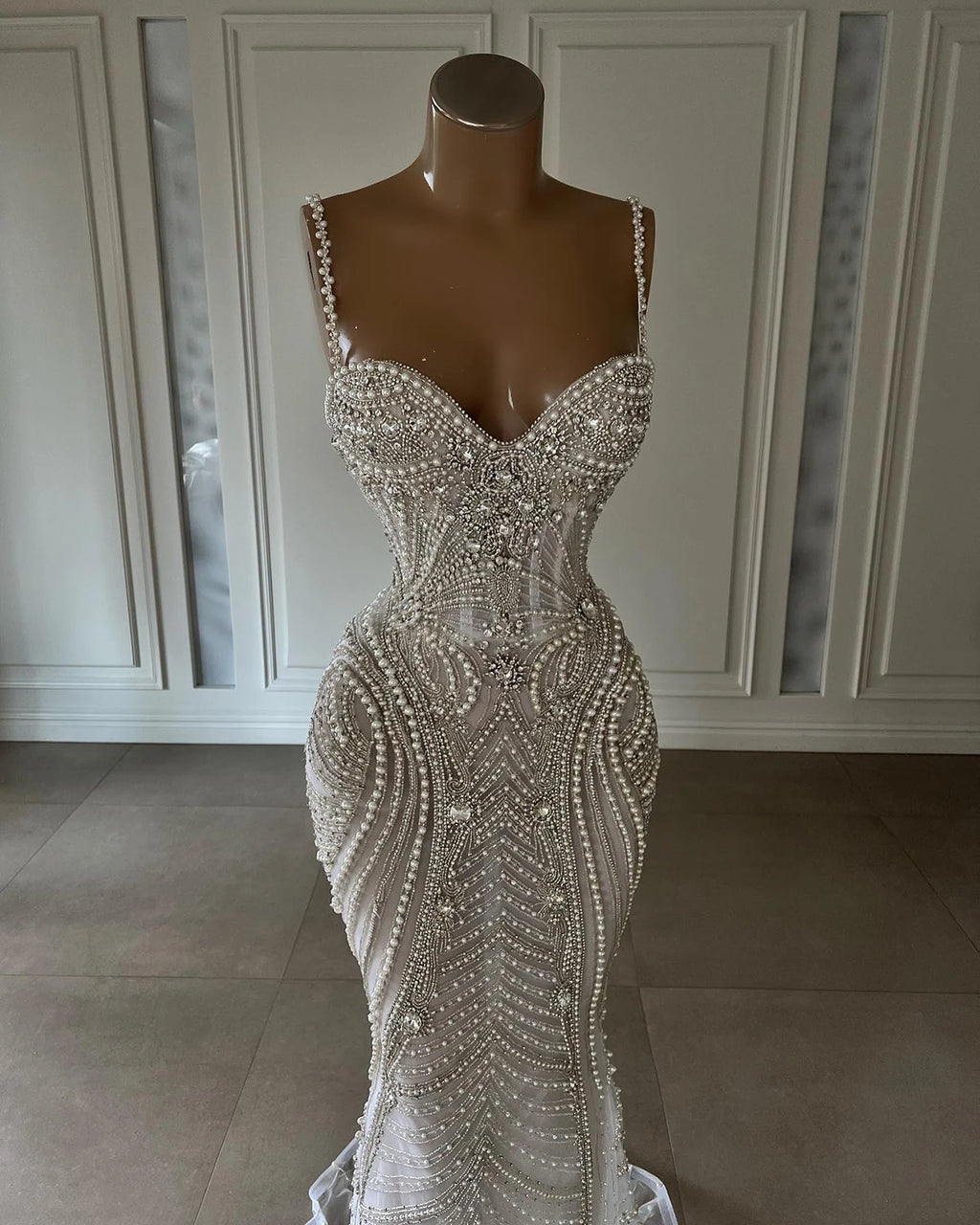 Gorgeous Mermaid Spaghetti Strap Prom Dress More Pearls Crystal Beading Evening Dress V-Neck Customized Party Gown