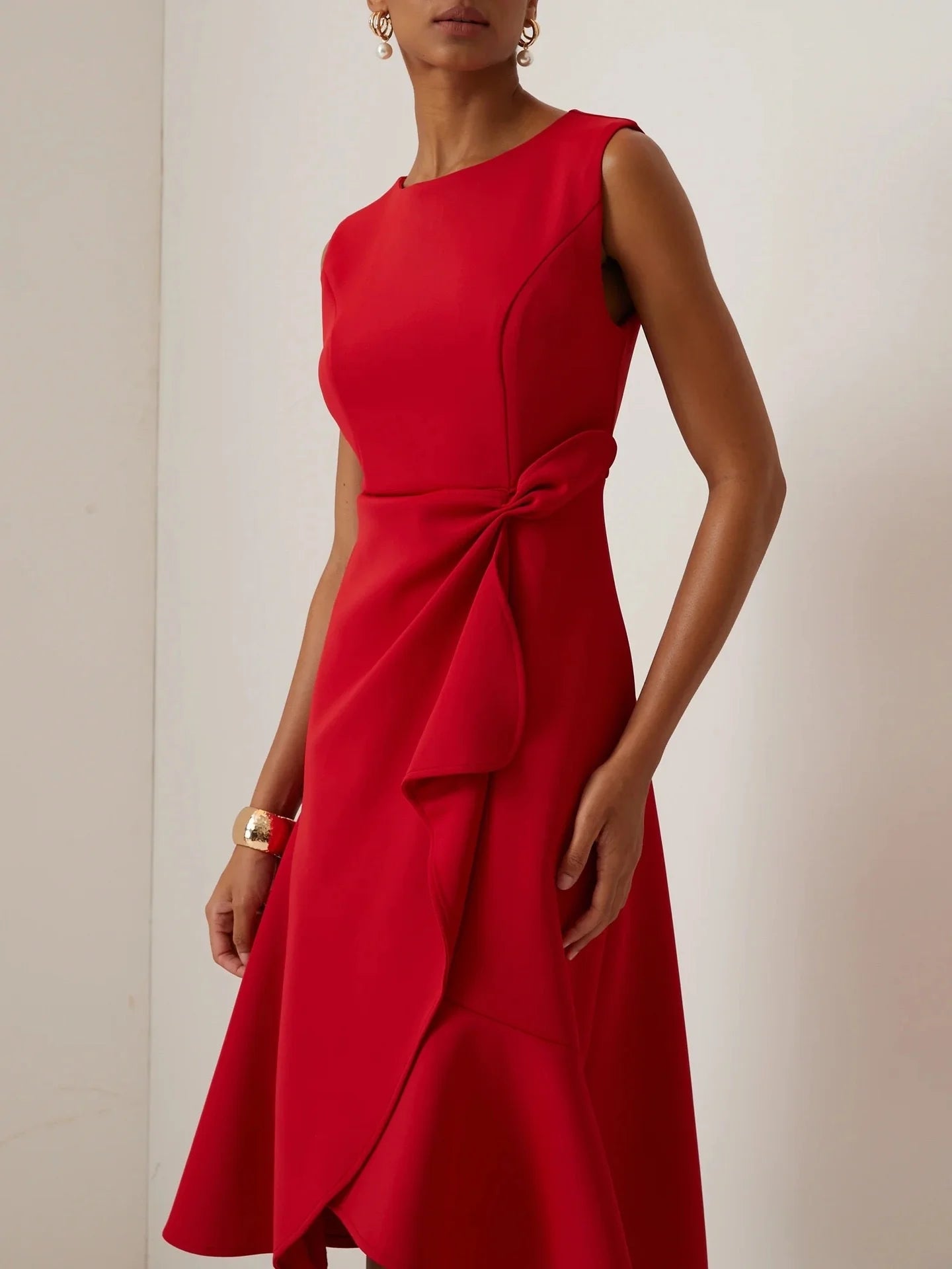 Women Sleeveless Solid Color Round Neck Midi Dress Elegant Slim Fit Formal Party Outfit Fashion 2025 New Arrival