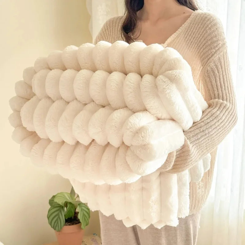 Thickened Material Suitable for Bedroom 1 Piece of Plush Blanket with Wide Terms, Solid Color Multifunctional Flannel Blanket