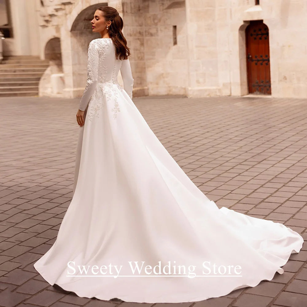 Modest Wedding Dress for Woman Bride Customized Round Neck Long Sleeves Beading Applique A Line Sweep Train Bridal Gown Secondary image