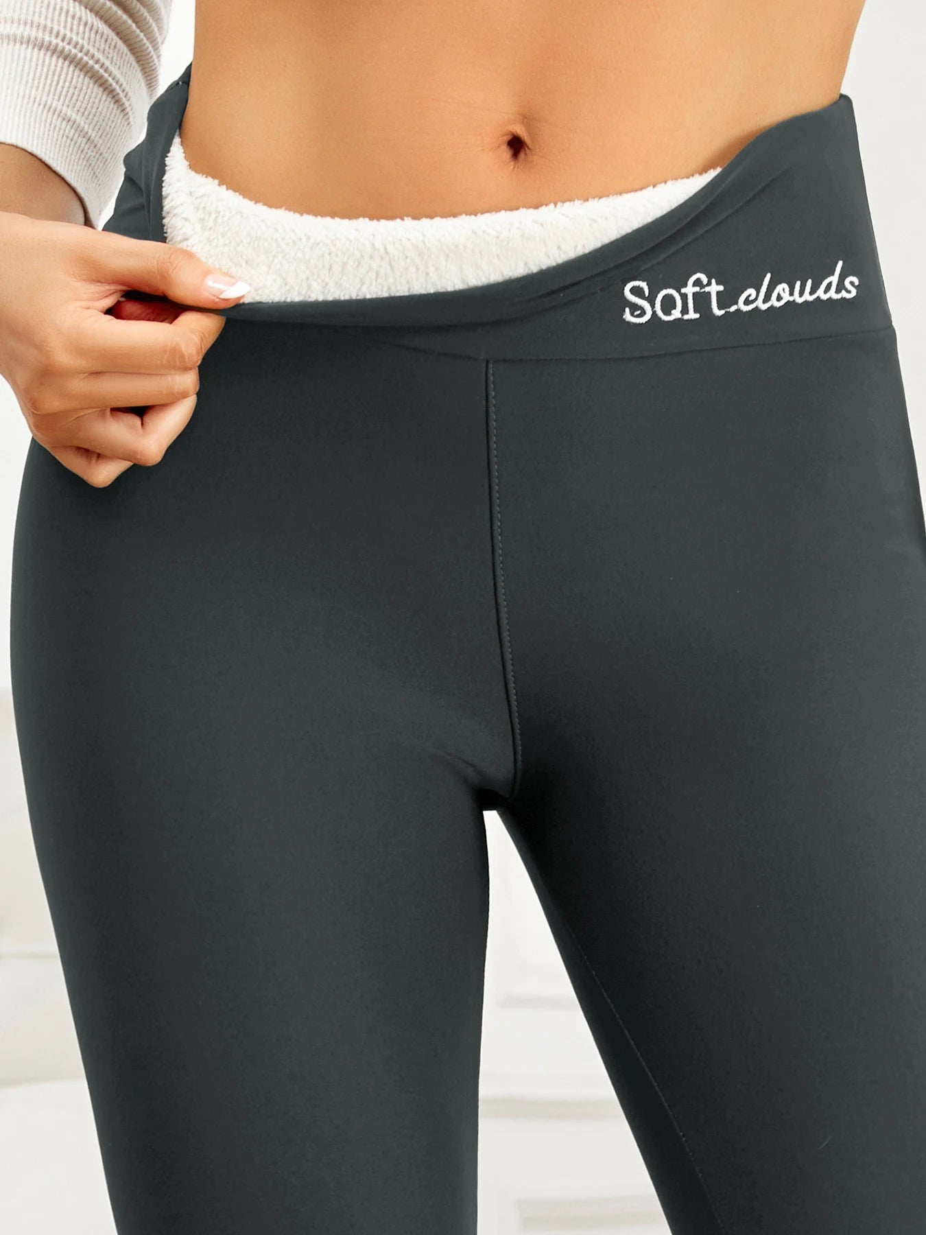 2026 Blue Thick Winter Leggings Women High Waist Warm Fashion Outdoors Leggings Women Autumn Velvet 200G Pants Classic Embroide