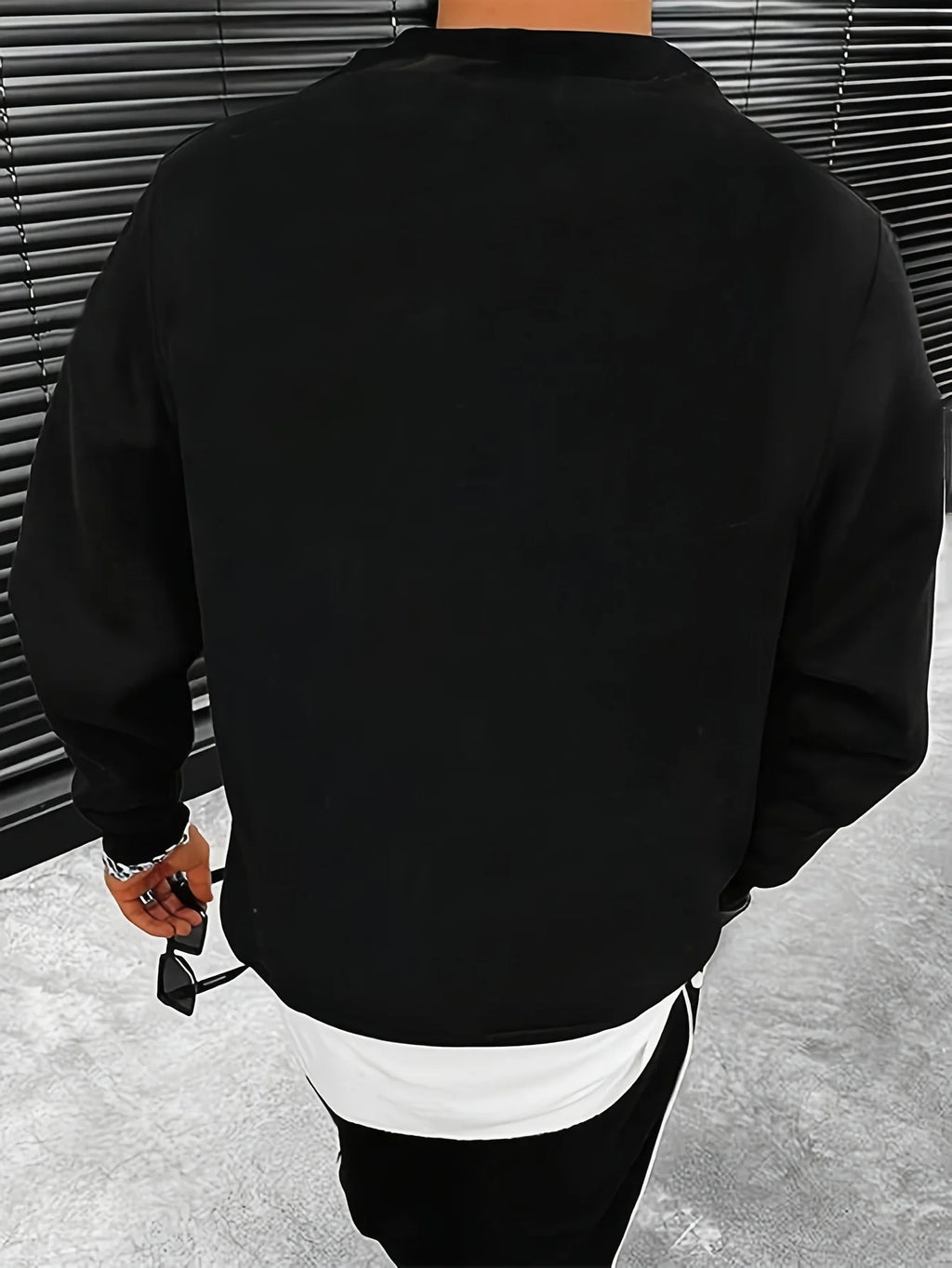 Men's autumn and winter thick velvet warm and fashionable casual loose Paris print round neck long sleeved pullover