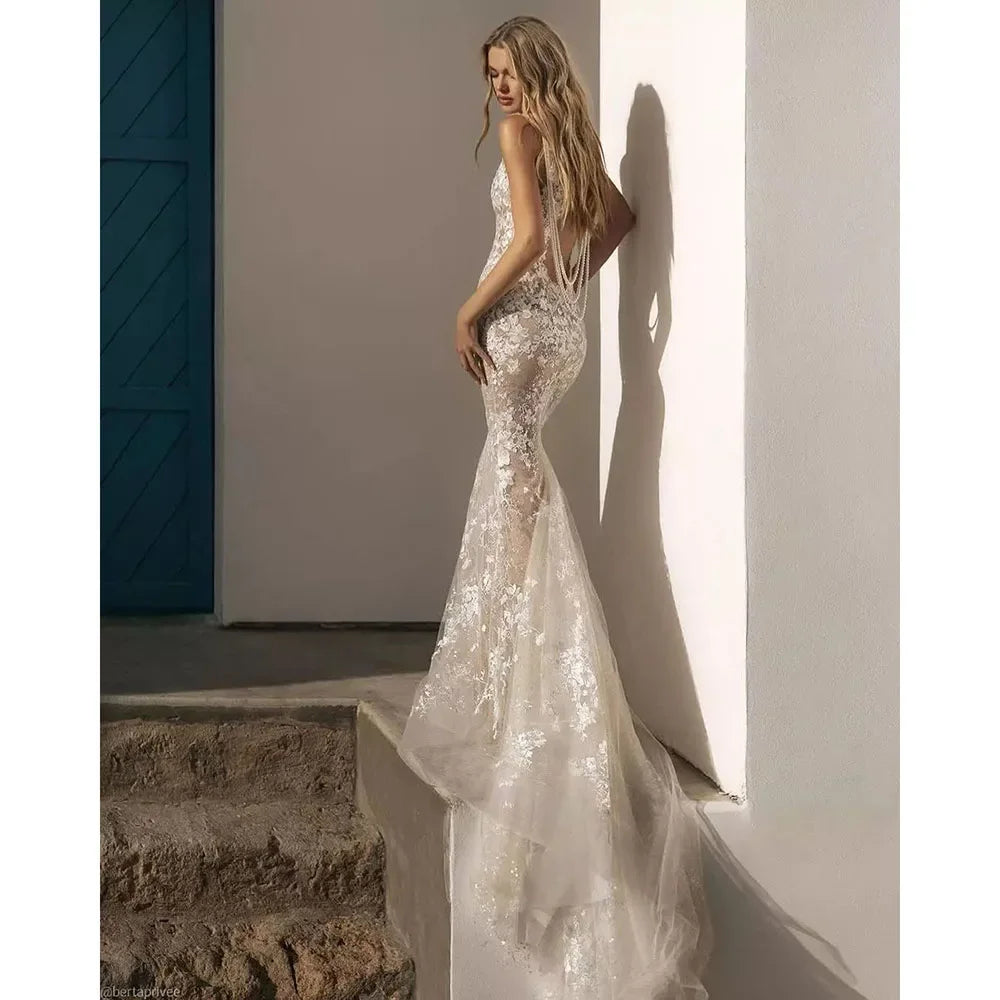 Fashion Wedding Dresses Lace Appliques V-Neck Beads Pearls Bride Gowns Mermaid Custom Made Sweep Train Beach Vestidos De Novia Secondary image
