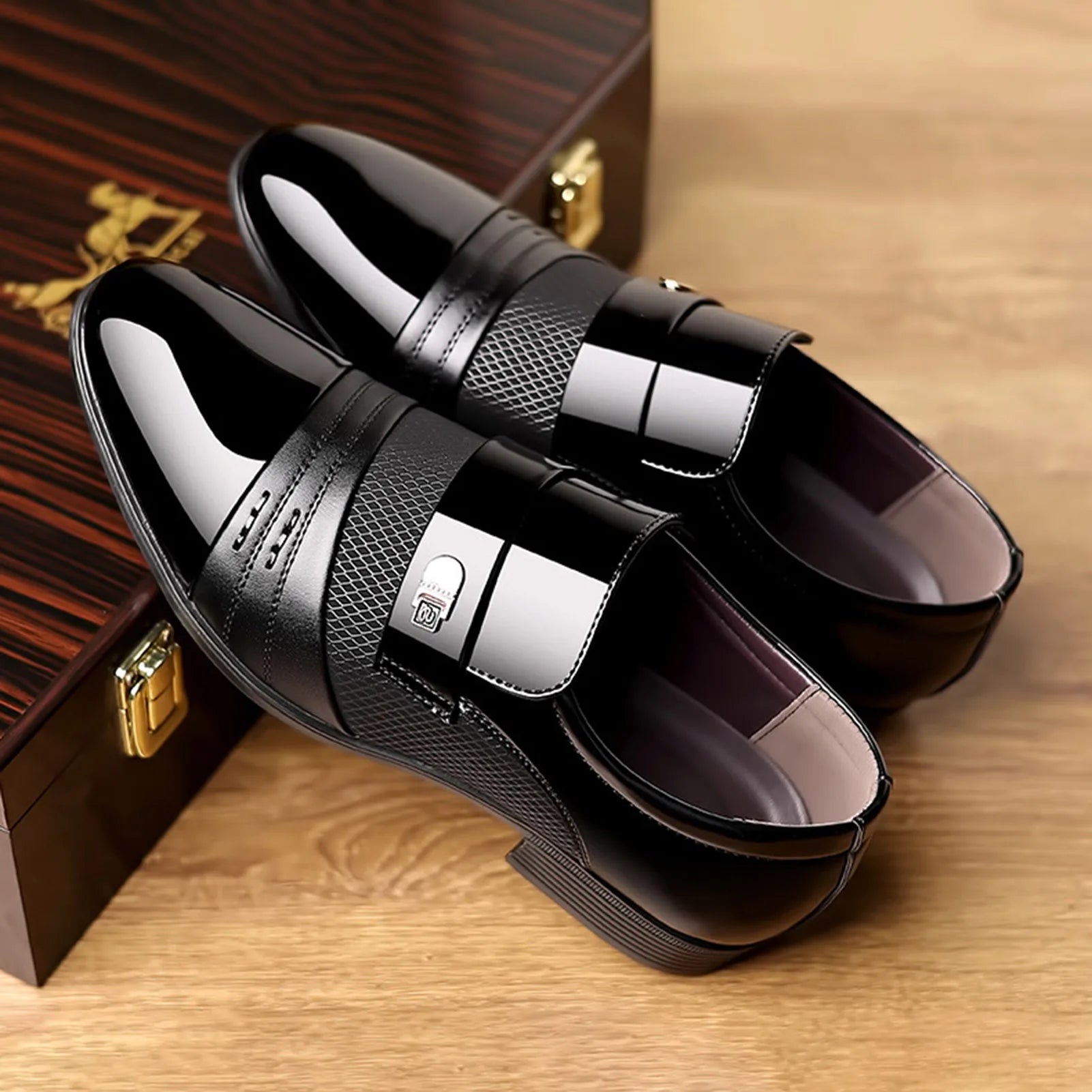 Men's Slip On Business Shoes Glossy Pointed Toe Uniform Modern Office Shoes Suitable for Office Evening Party Secondary image