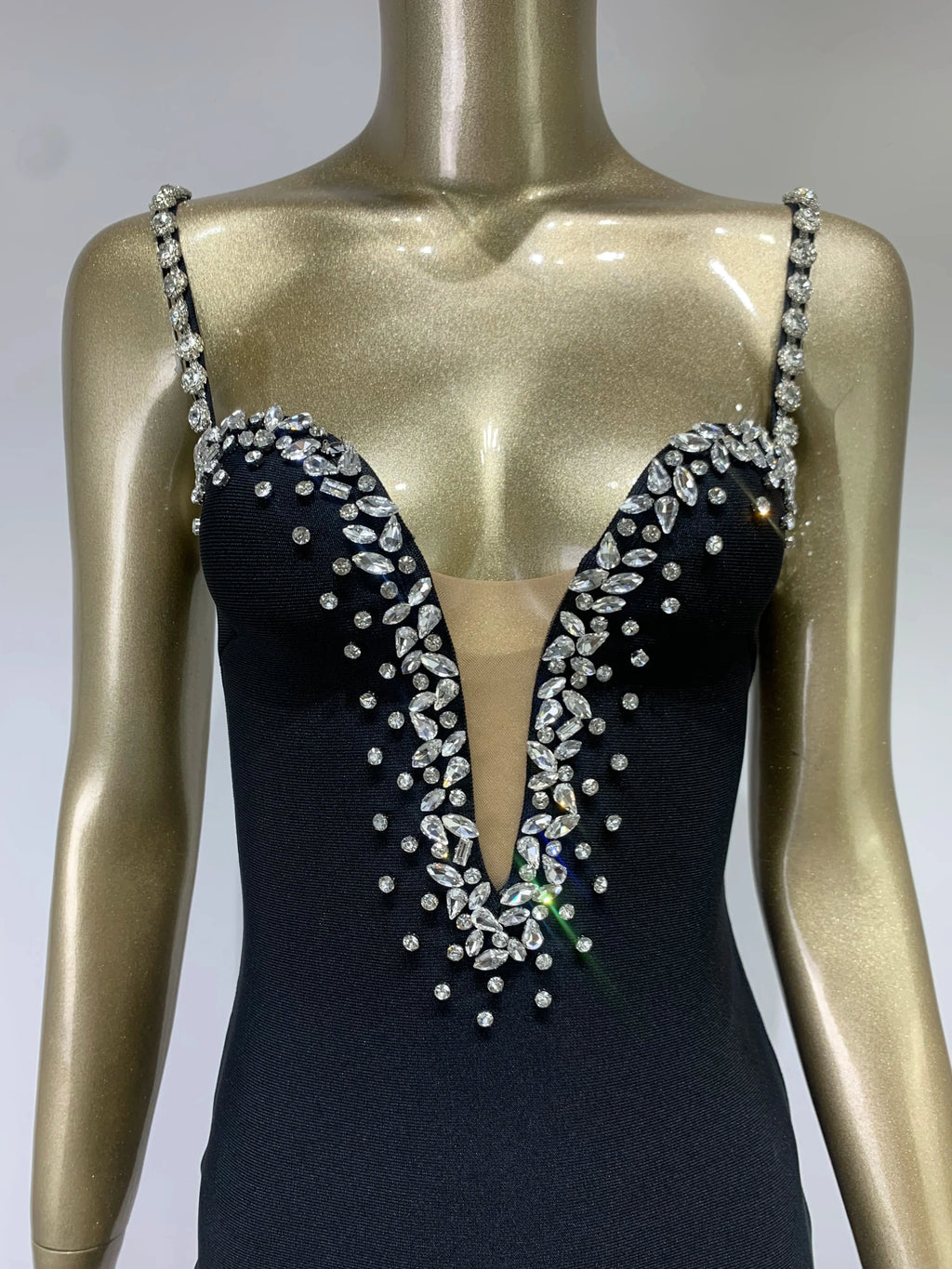 Women's Sexy V Neck Beading Diamonds Black Mini Bodycon Bandage Dresses 2026 Summer Fashion Elegant Evening Cocktail Party Dress