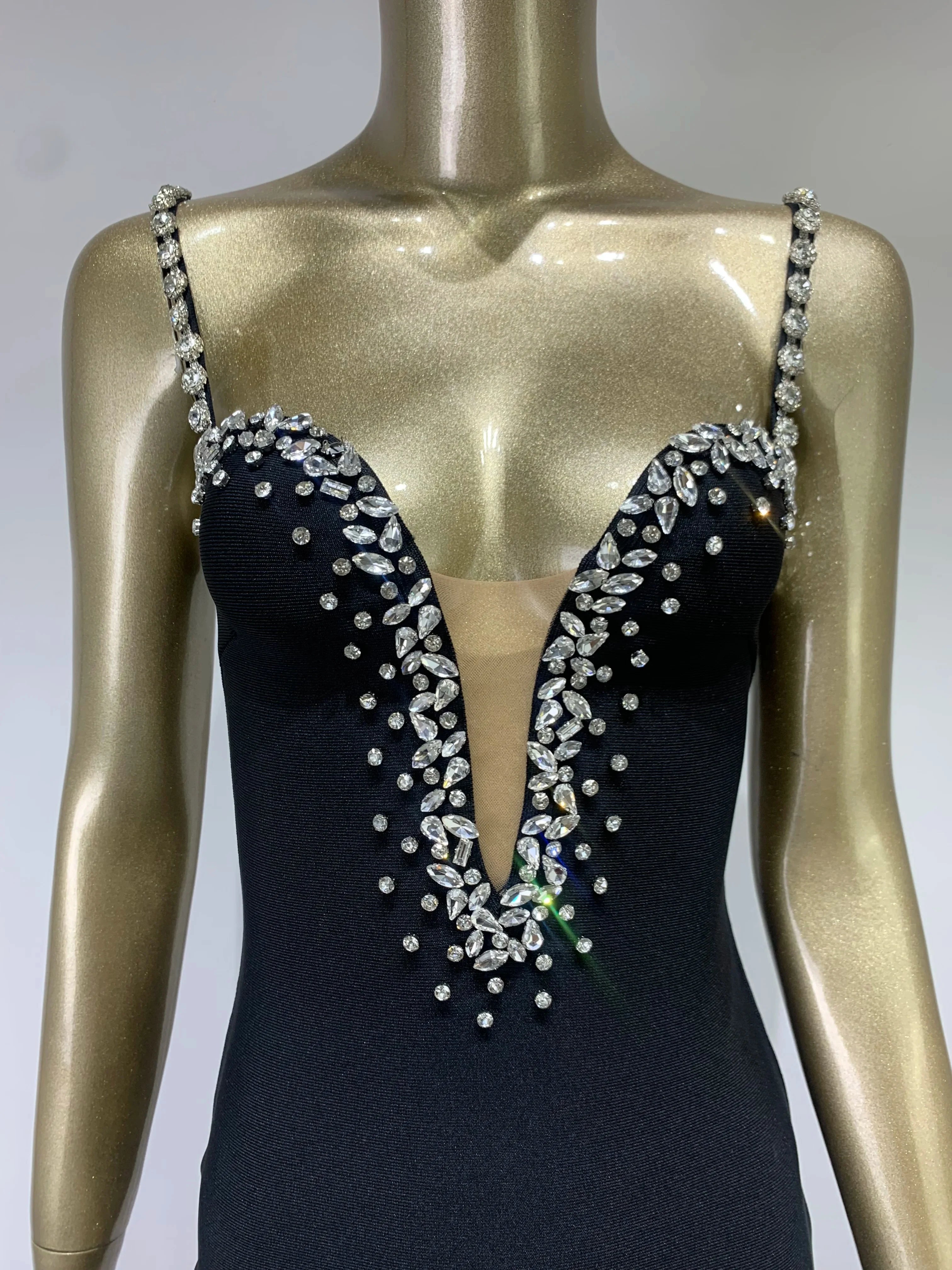 Women's Sexy V Neck Beading Diamonds Black Mini Bodycon Bandage Dresses 2026 Summer Fashion Elegant Evening Cocktail Party Dress