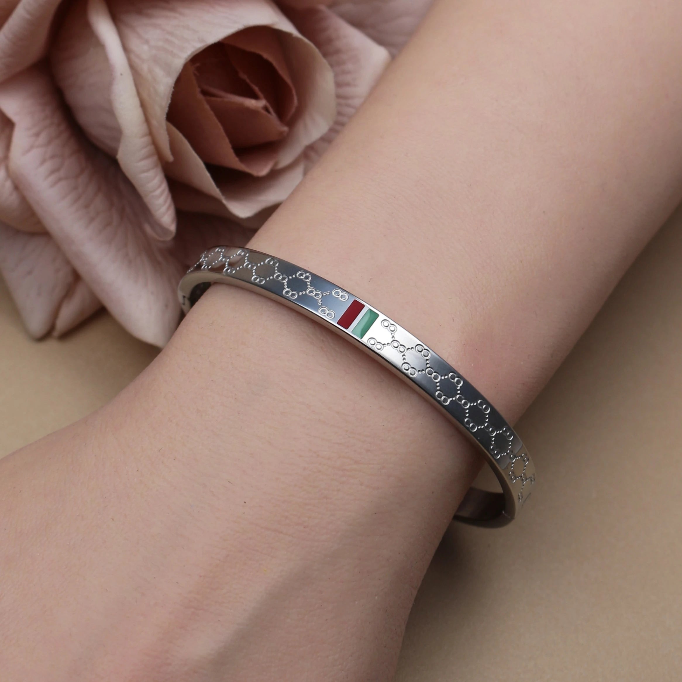 18 K Gold Plated Stainless Steel  55 MM Red/Green Bangles  , Fashionable Jewelry For Men And Women Wholesale