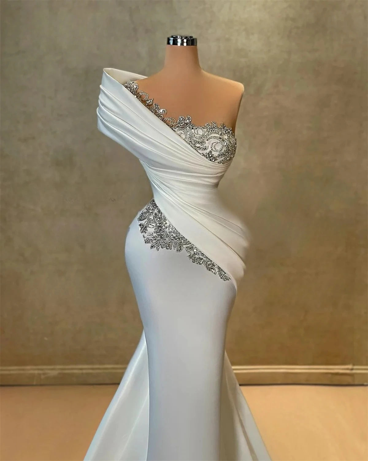 High Quality Elegant Celebrity Dresses One-Shoulder Diamond Sleeveless Trumpet Satin Pleat Engagement Robes De Soiree Customized Secondary image