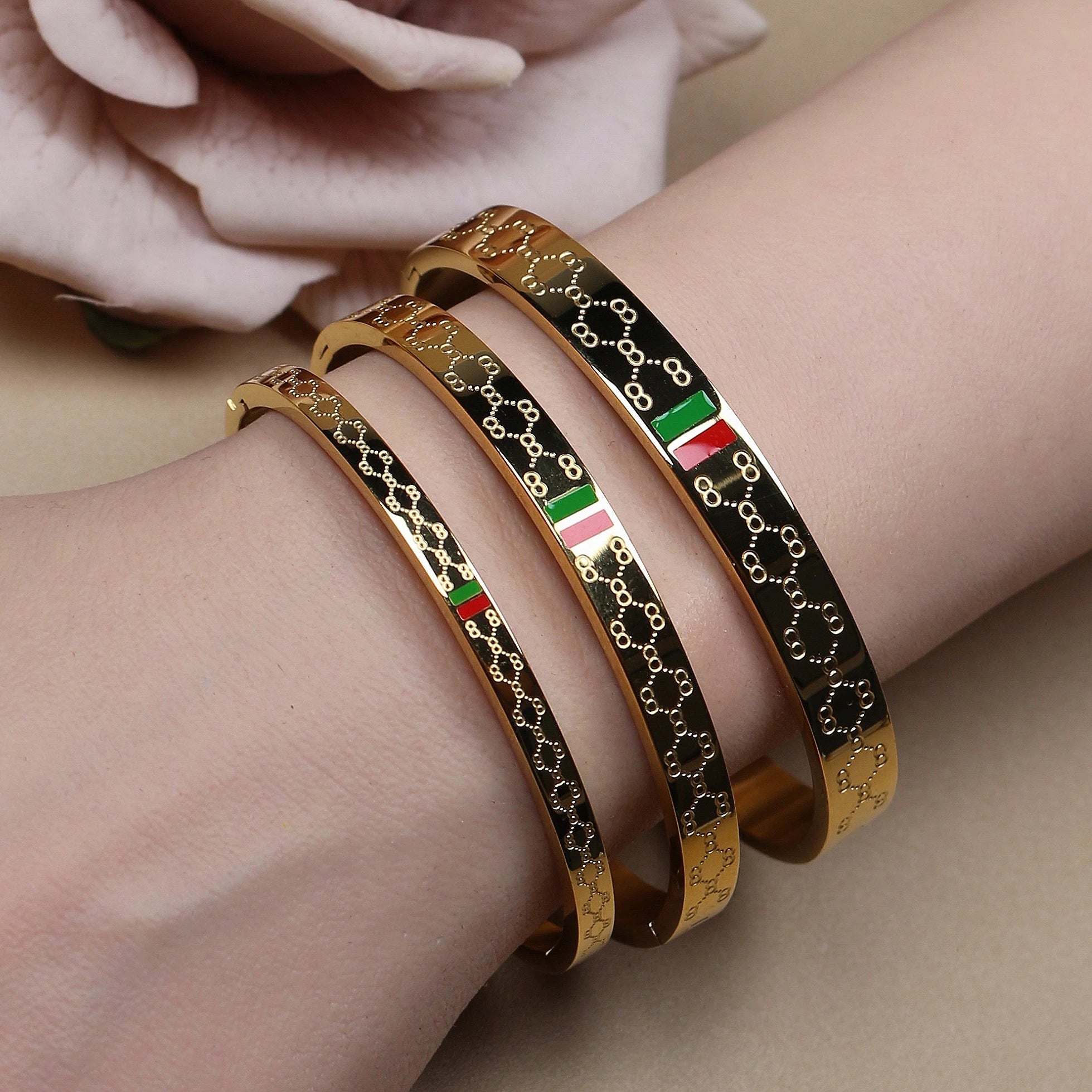 18 K Gold Plated Stainless Steel  55 MM Red/Green Bangles  , Fashionable Jewelry For Men And Women Wholesale Secondary image