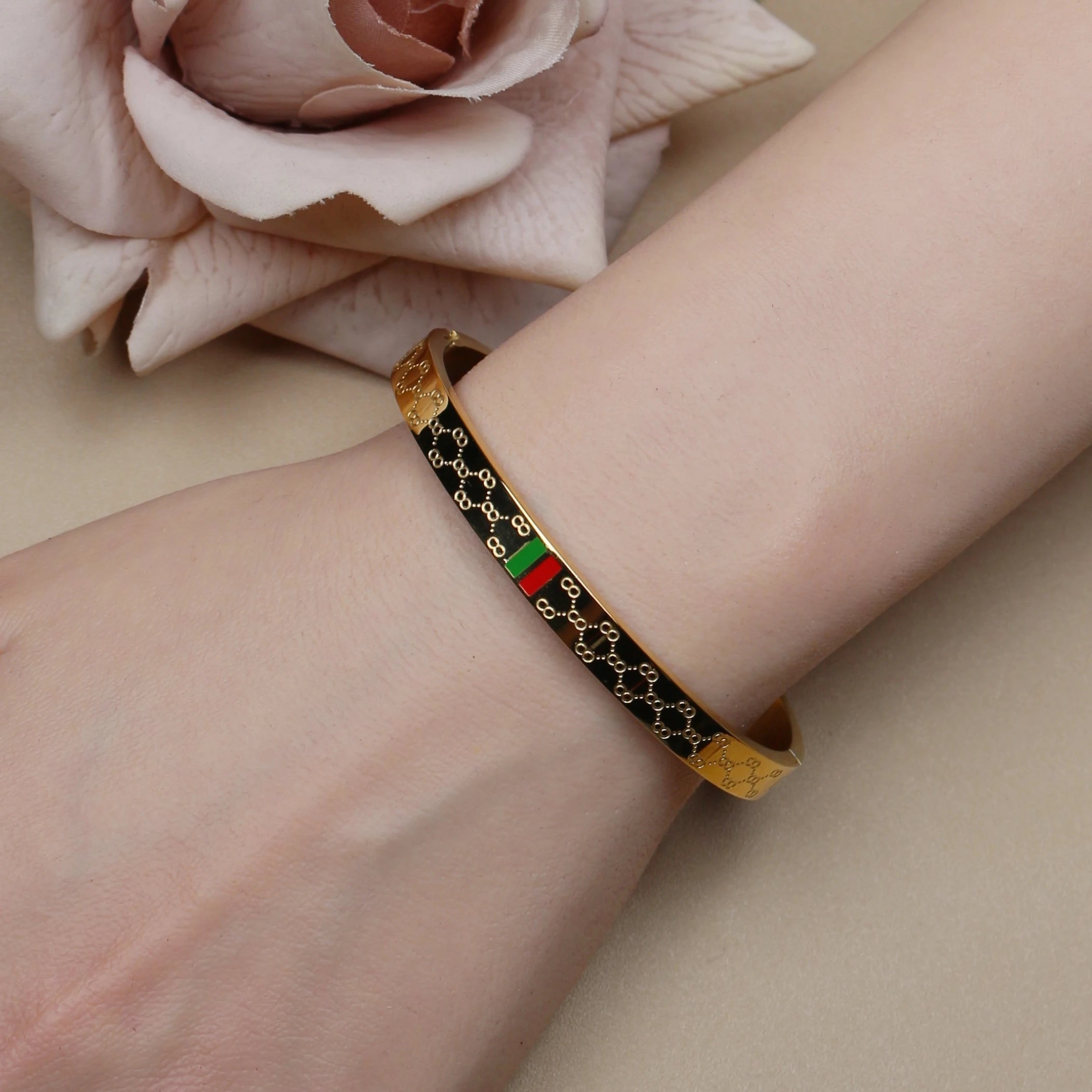18 K Gold Plated Stainless Steel  55 MM Red/Green Bangles  , Fashionable Jewelry For Men And Women Wholesale