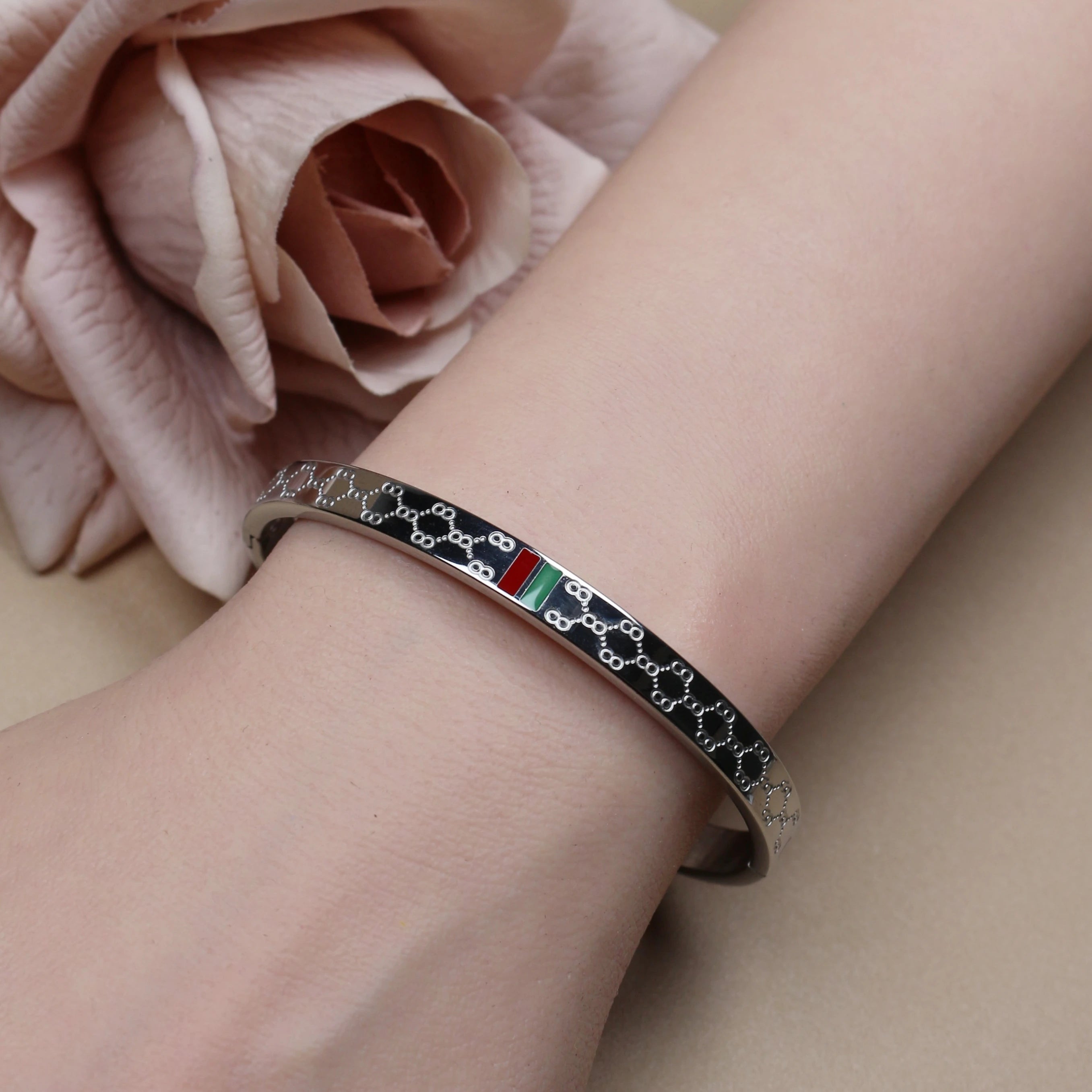 18 K Gold Plated Stainless Steel  55 MM Red/Green Bangles  , Fashionable Jewelry For Men And Women Wholesale