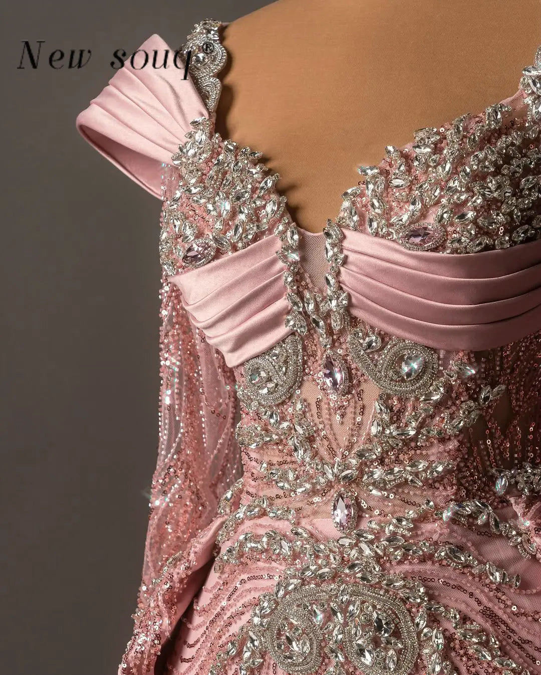 Elegant Pastel Pink Evening Party Dresses with Detachable Train Customized Crystals Long Sleeves Formal Wedding Guest Wear Gowns