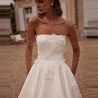 Luxury Wedding Dresses A Line Woman's Elegant Appliques Sleeveless Strapless Bride Gowns TULLE Customized 2025 Vestidos De Novia