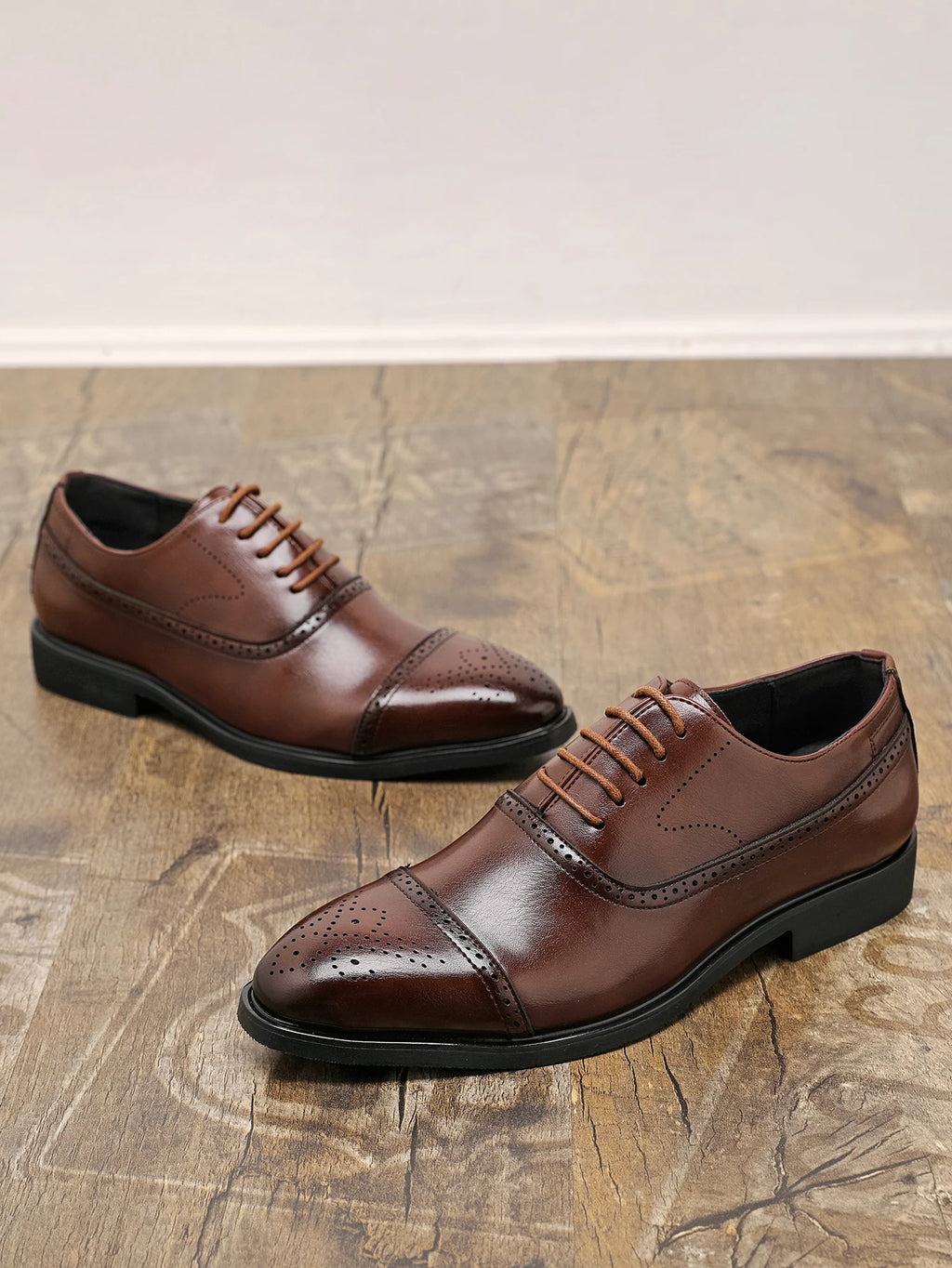Oxfords Men Shoes Red Sole Fashion Business Casual Party Banquet Daily Retro Carved Lace-up Brogue Dress Shoes