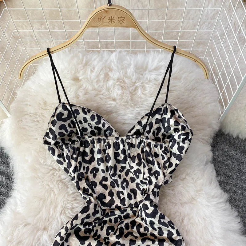 Leopard Print V-neck Sexy Bodycon Mini Dress Women Fashion Spring Autumn Sleeveless Cut Out Waist Backless Party Velvet Dresses