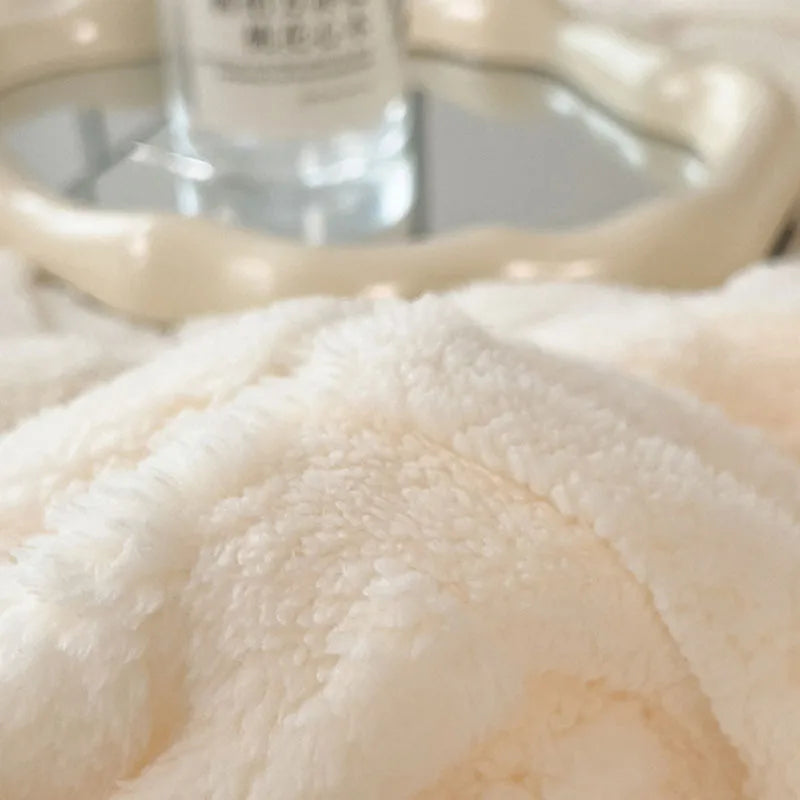 Solid Color Taffeta Velvet Carved Blanket Thick Double-Sided Plush Multifunctional Blanket Office Nap Quilt for All Seasons