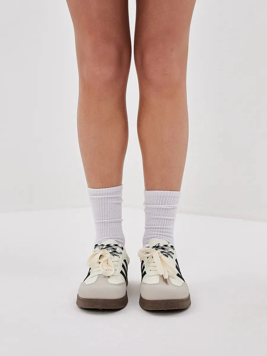 Lillian Sneakers - Timeless Chic Comfort for Every Occasion Secondary image