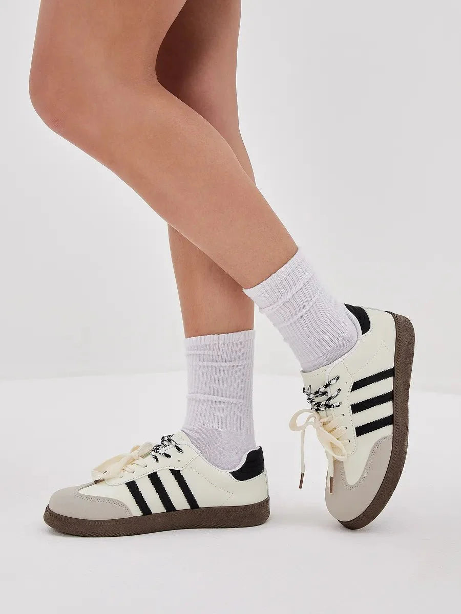Lillian Sneakers - Timeless Chic Comfort for Every Occasion