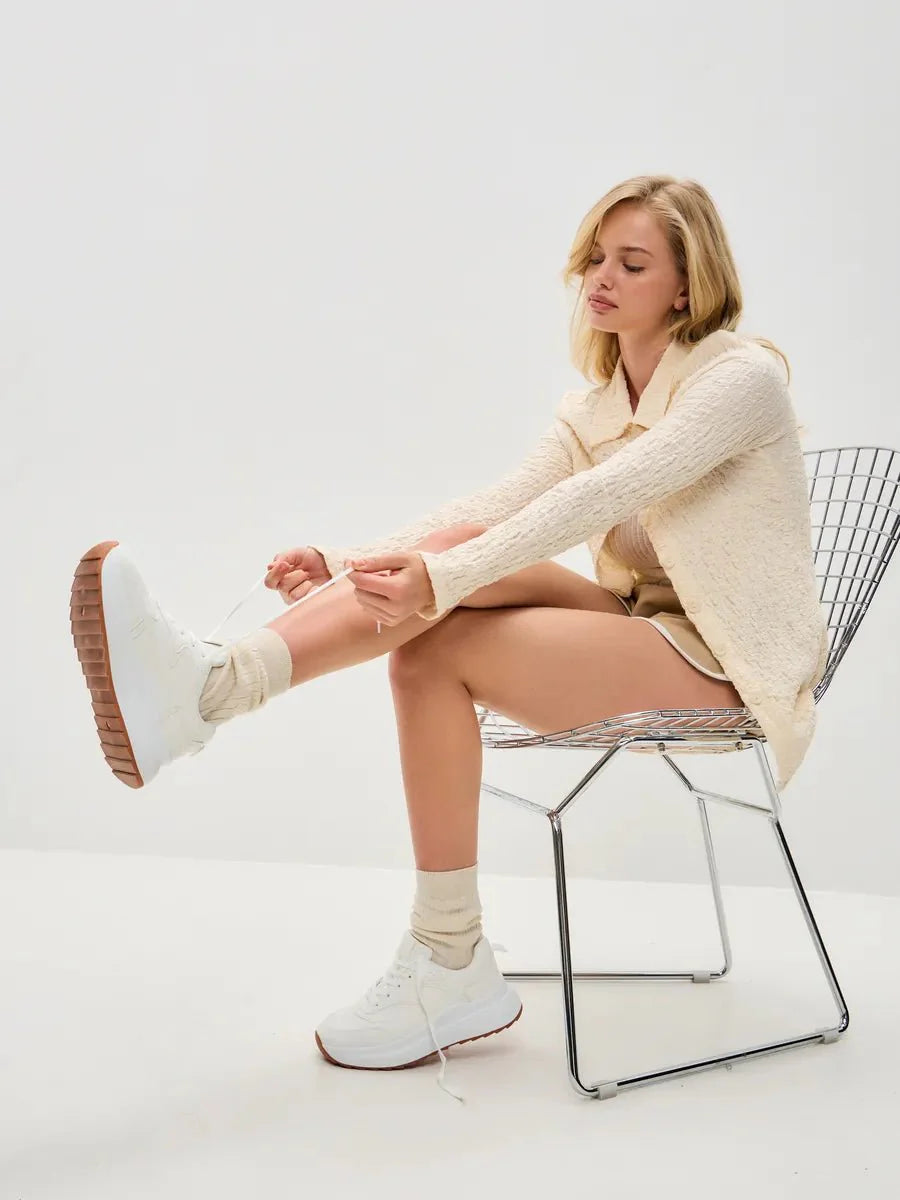 Phoebe Sneakers: Step up your style game Secondary image