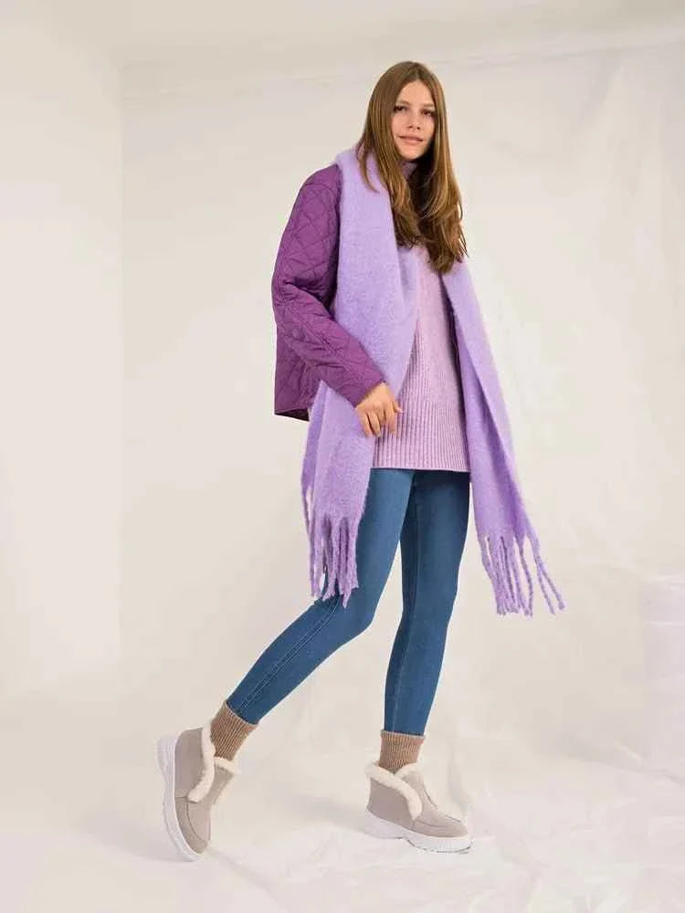Ana Sneakers: Comfort and Style perfected.