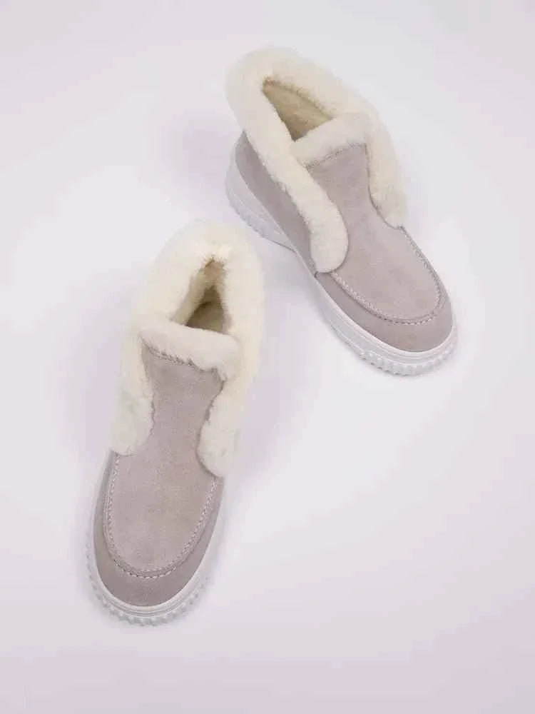 Ana Sneakers: Comfort and Style perfected.