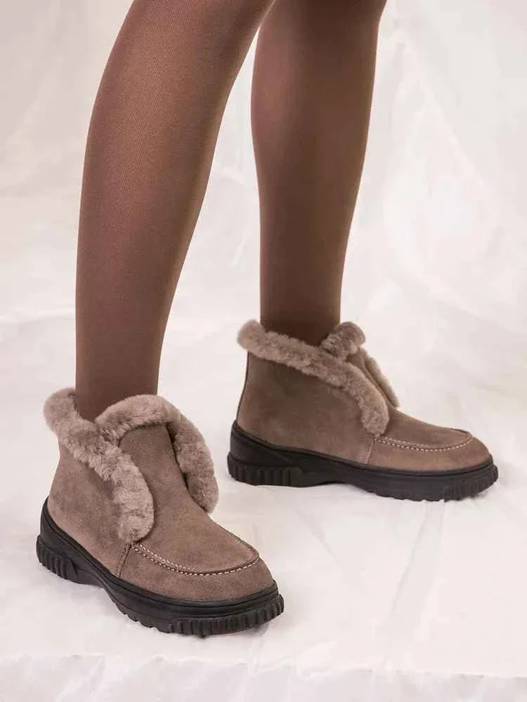 Ana Sneakers: Comfort and Style perfected.