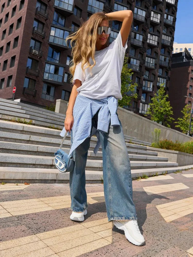 Beatrix Sneakers: Stylish and Comfy Go-To Kicks Main image